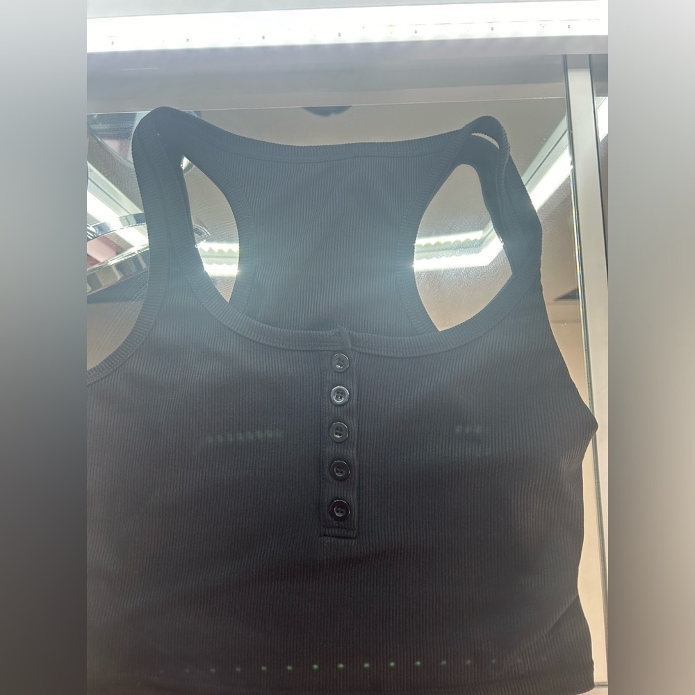 Black basic tank top